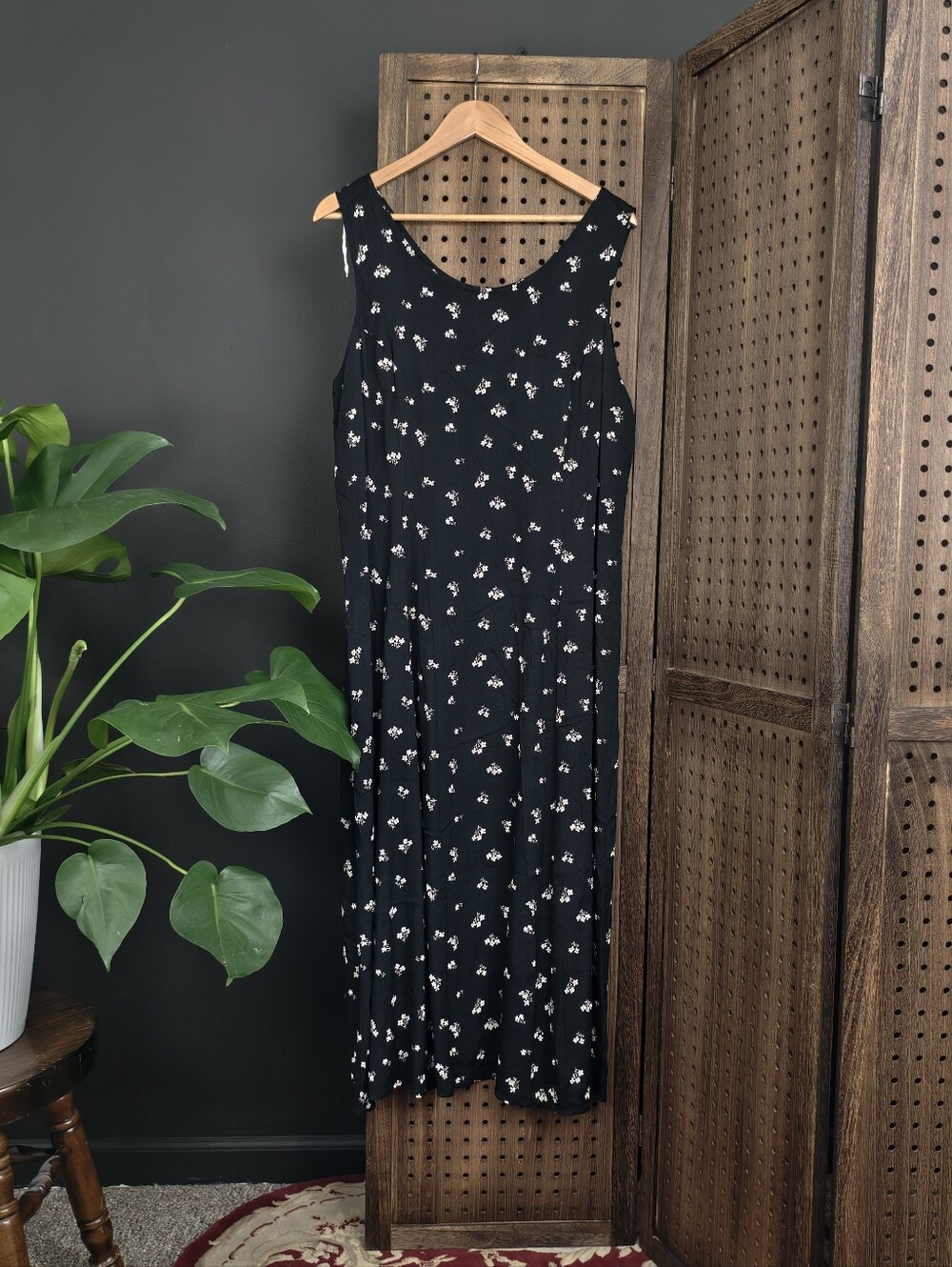 Vintage Sleeveless Black and White Floral Long Dress Sundress